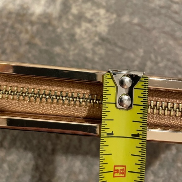 UB Urban Expression Vegan Leather Pink Gold Trenton Wallet Clutch EUC - Picture 8 of 11